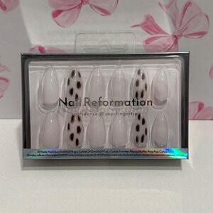 Nail Reformation 30pc Press On Nails Almond Print Milky White Kit NEW